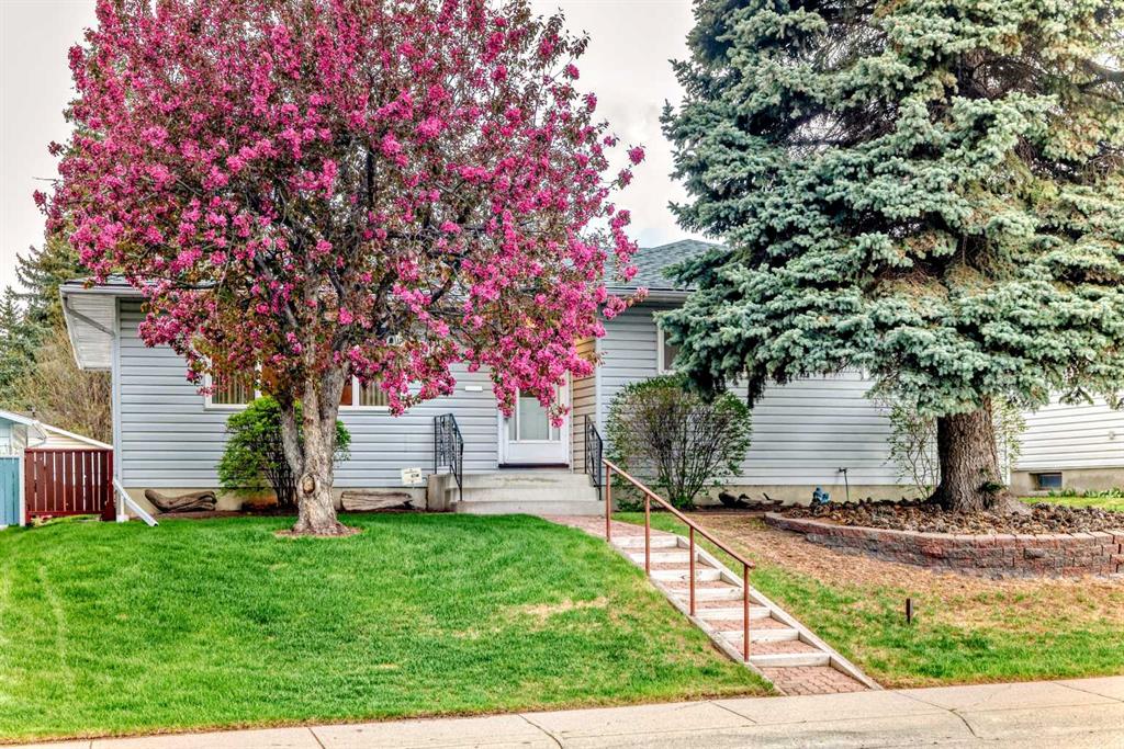 Picture of 4915 48 Street NW, Calgary Real Estate Listing