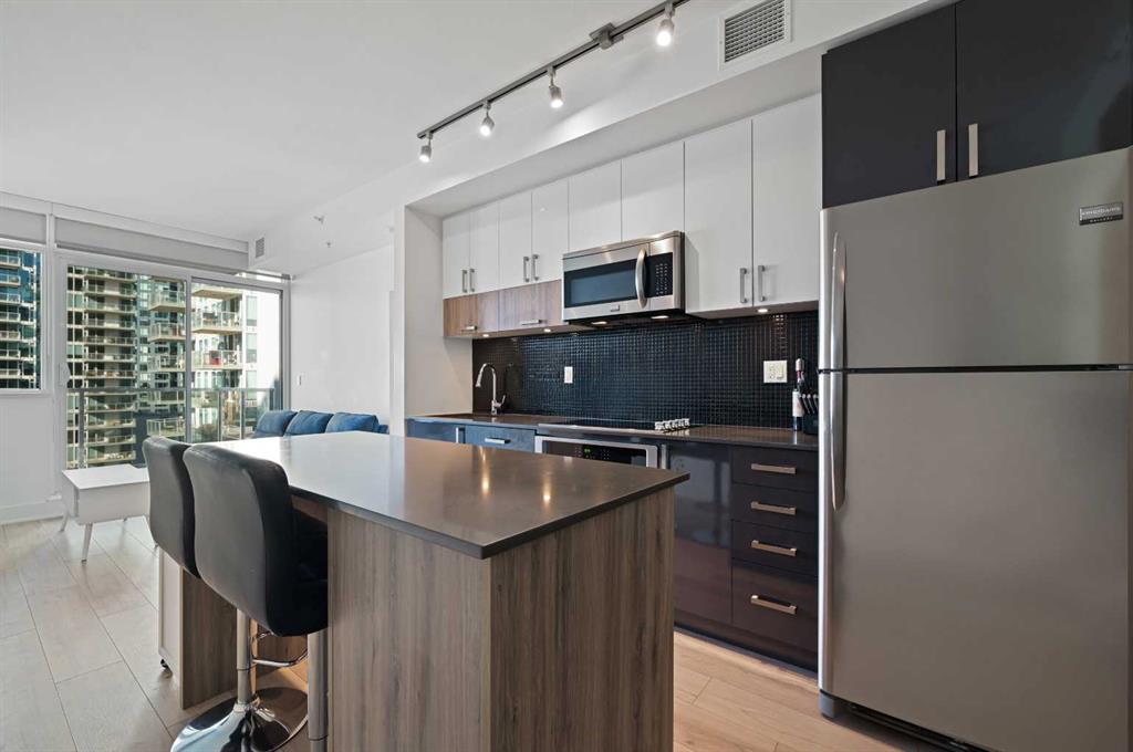Picture of 1106, 550 Riverfront Avenue SE, Calgary Real Estate Listing