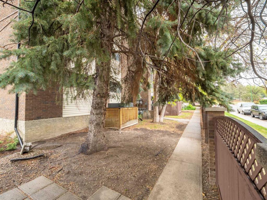 Picture of 108, 2207 8 Avenue S, Lethbridge Real Estate Listing