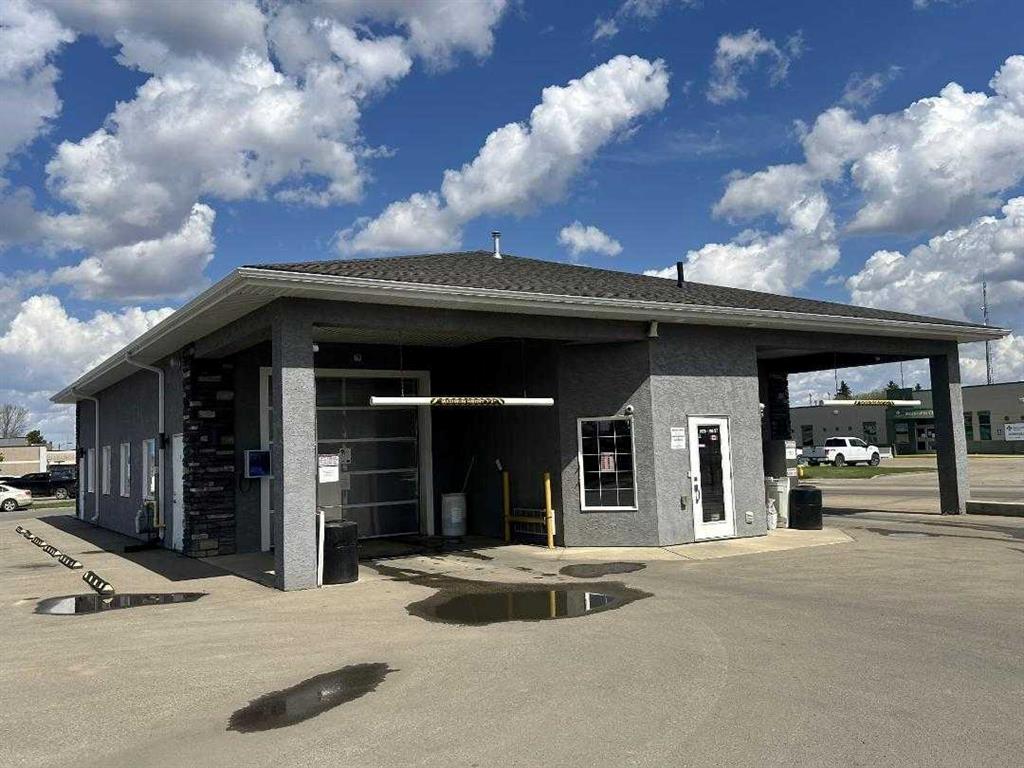 Picture of 9520 100 Street , Morinville Real Estate Listing