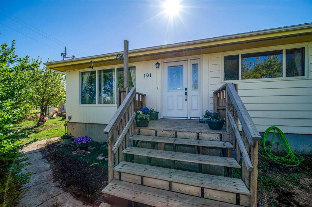 Picture of 101 11 Street , Wainwright Real Estate Listing