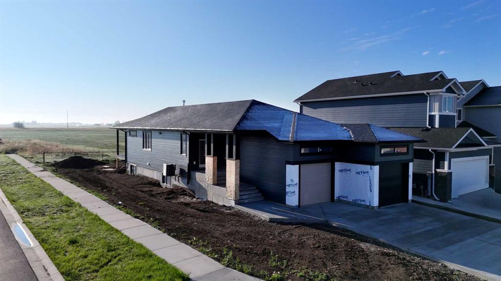 Picture of 1712 Sixmile View S, Lethbridge Real Estate Listing