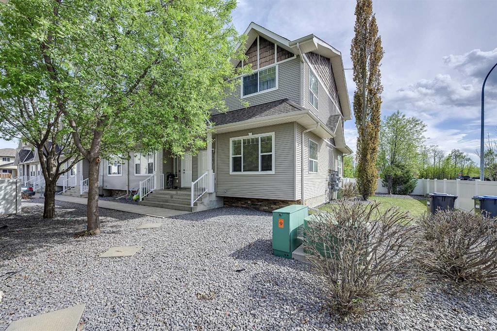 Picture of 108, 50 Lucky Place , Sylvan Lake Real Estate Listing