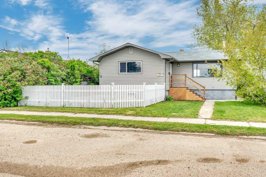 Picture of 208 1 Avenue W, Hussar Real Estate Listing