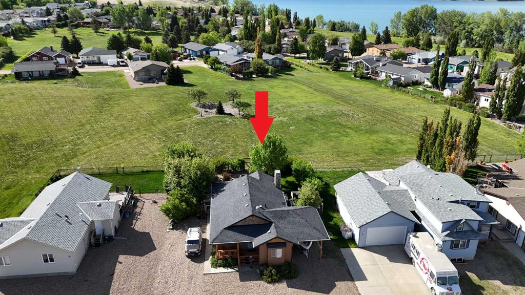 Picture of 543 Willow Lane , Rural Vulcan County Real Estate Listing