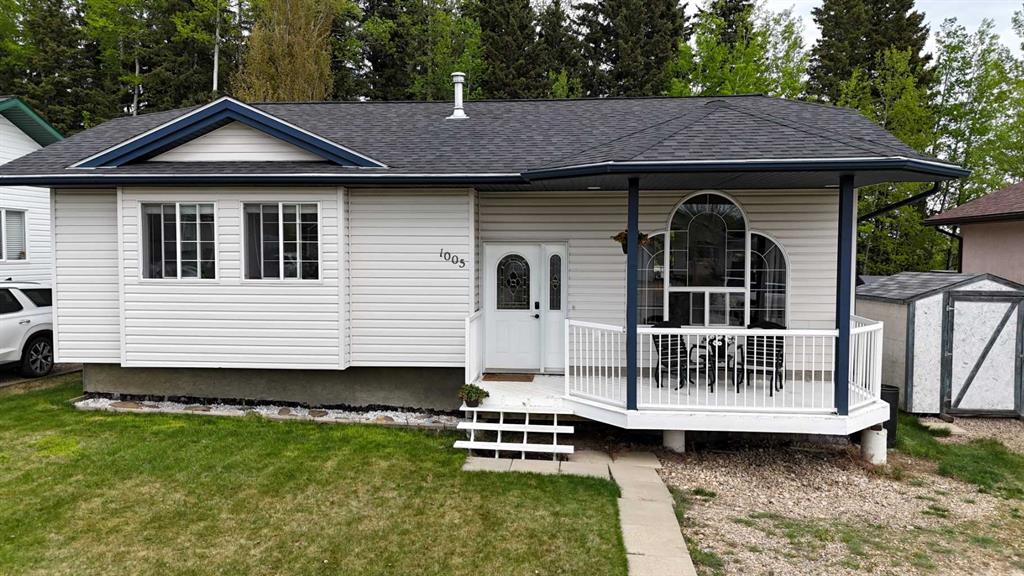 Picture of 1005 61 Street , Edson Real Estate Listing