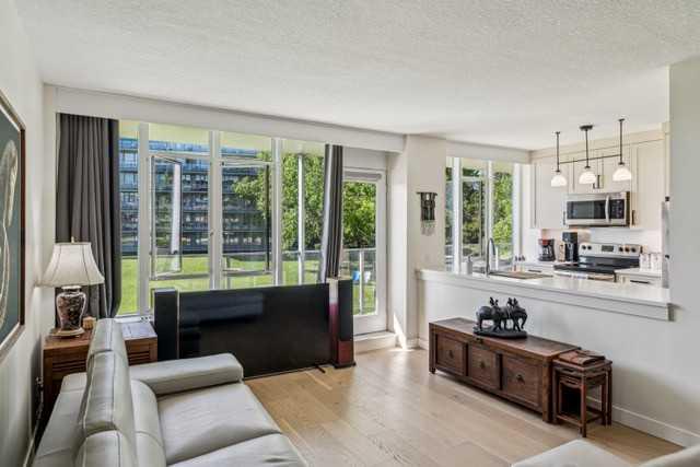 Picture of 303, 3204 Rideau Place SW, Calgary Real Estate Listing