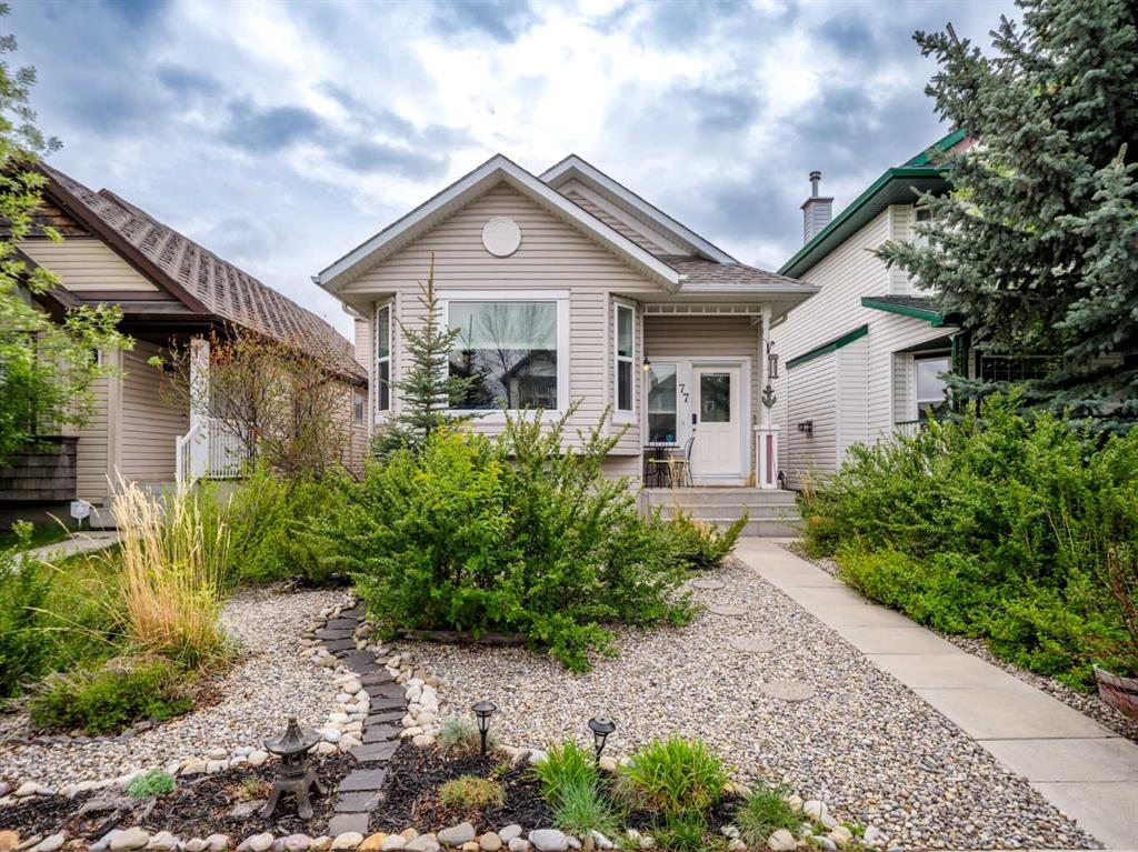 Picture of 77 Evermeadow Manor SW, Calgary Real Estate Listing