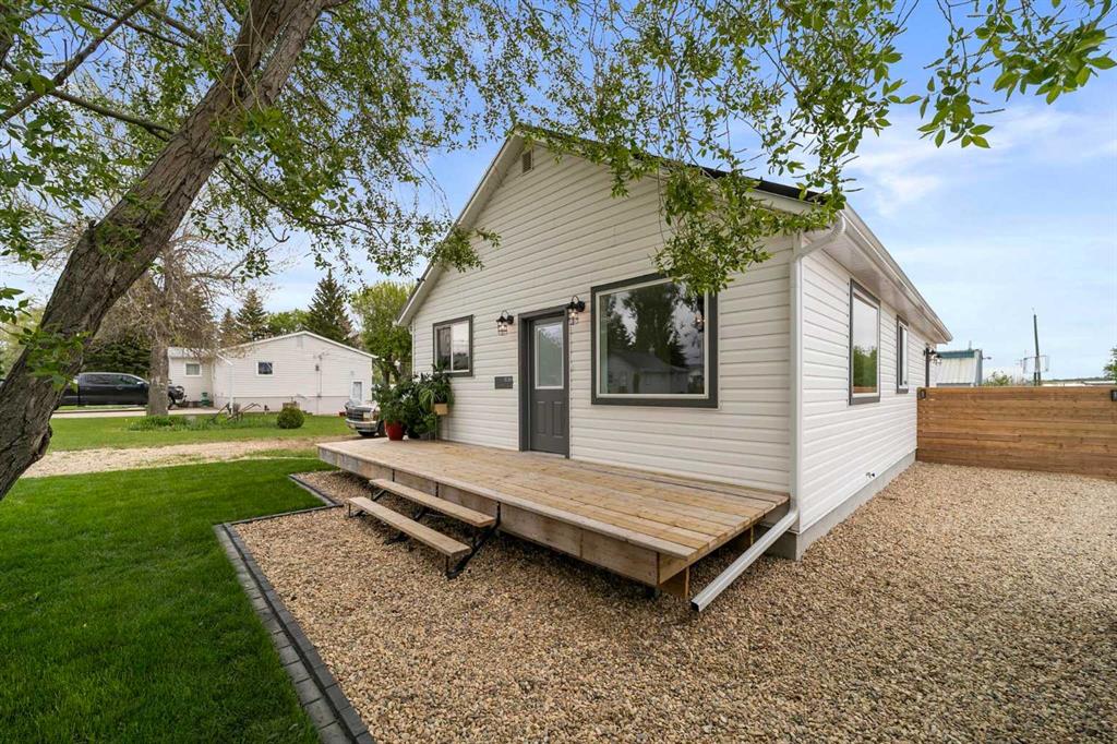 Picture of 5038 47 Avenue , Bashaw Real Estate Listing