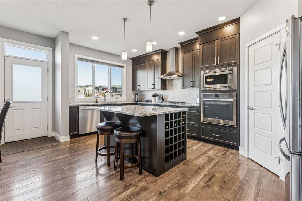 Picture of 277 Carringvue Manor NW, Calgary Real Estate Listing
