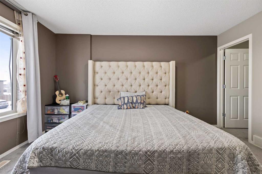 Picture of 16 Saddlebrook Place NE, Calgary Real Estate Listing