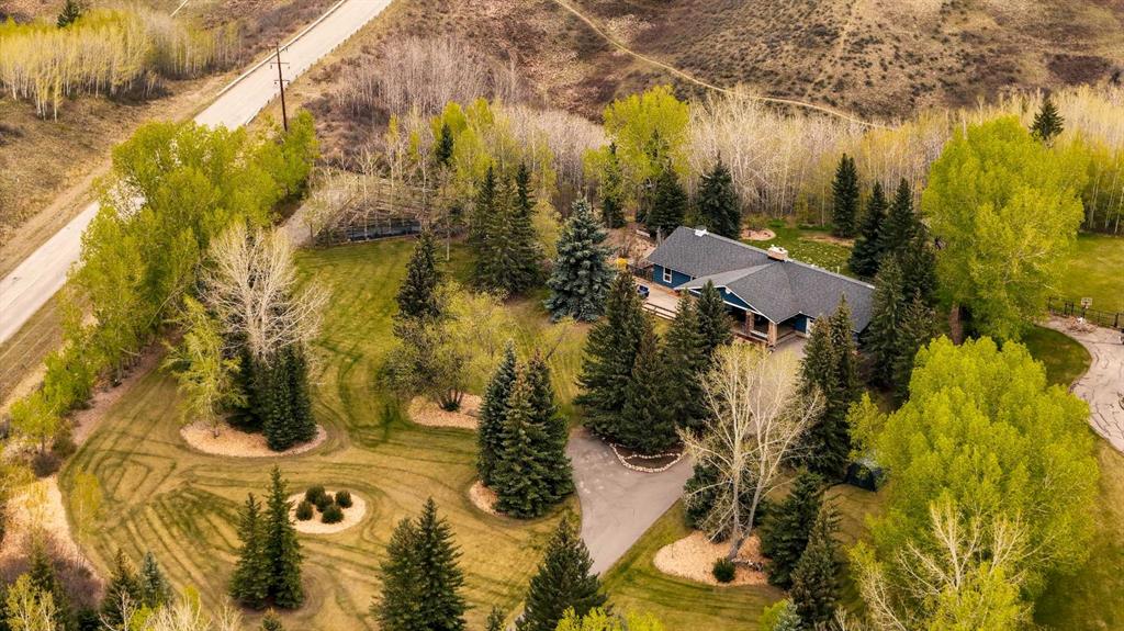 Picture of 501 Bearspaw Village Ridge , Rural Rocky View County Real Estate Listing