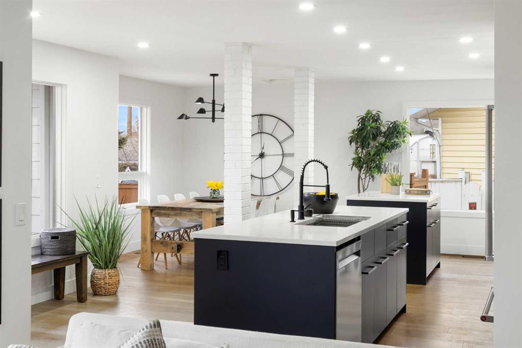 Picture of 129 Sundown Place SE, Calgary Real Estate Listing