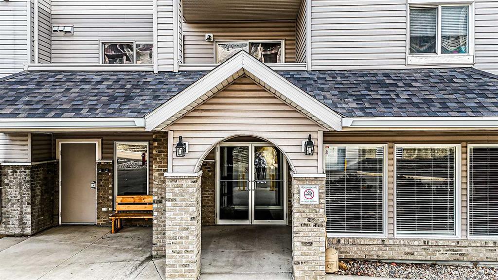 Picture of 211, 1616 Saamis Drive NW, Medicine Hat Real Estate Listing