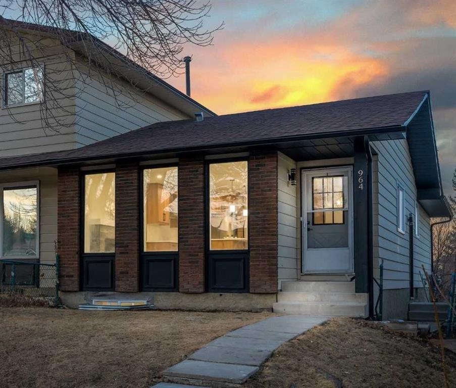 Picture of 946 Berkley Drive NW, Calgary Real Estate Listing