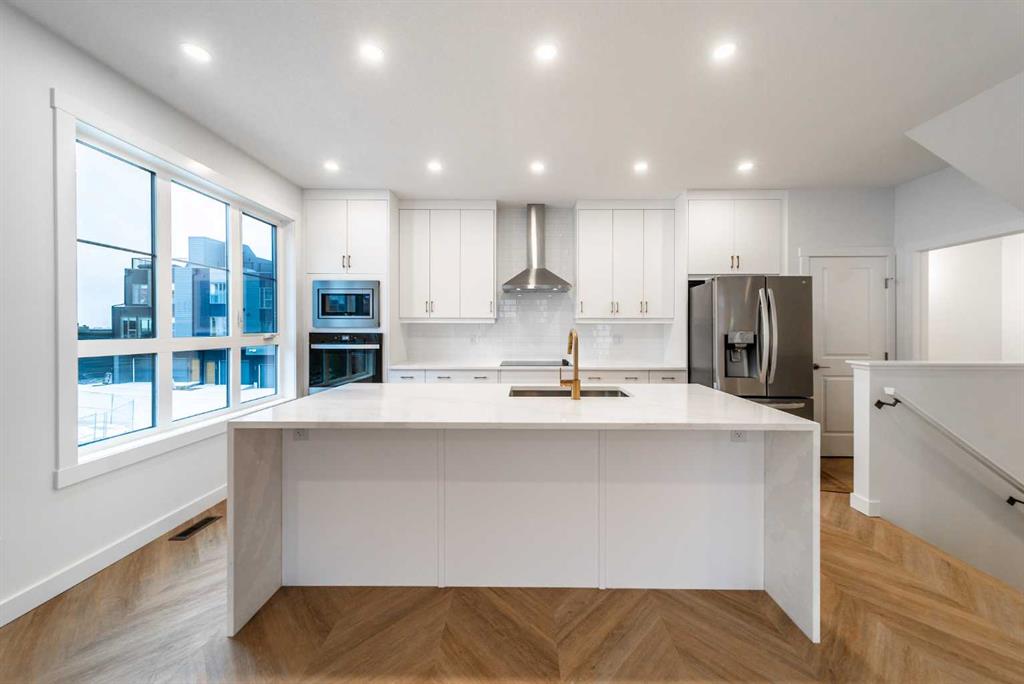 Picture of 618 Sovereign Common SW, Calgary Real Estate Listing