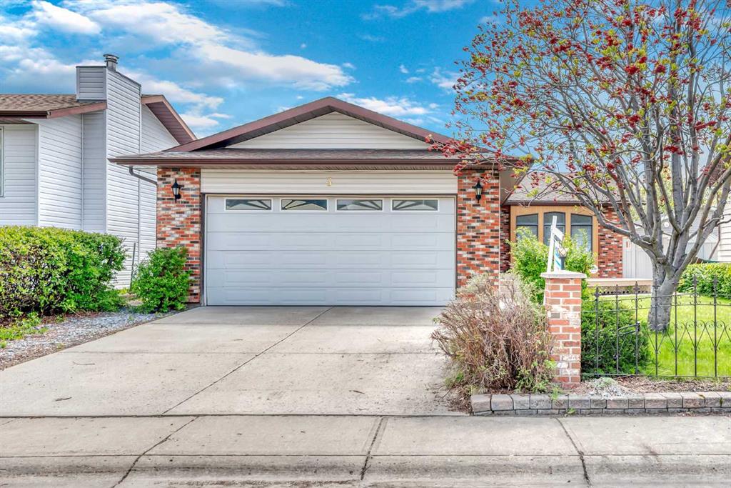 Picture of 3 Maple Leaf Road , Strathmore Real Estate Listing