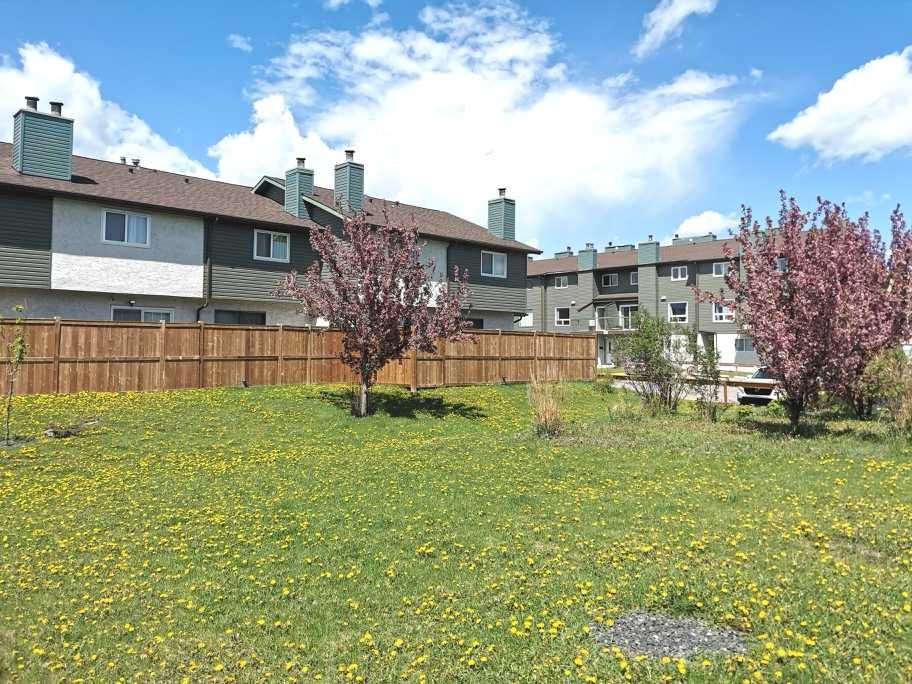 Picture of 76, 2511 38 Street NE, Calgary Real Estate Listing