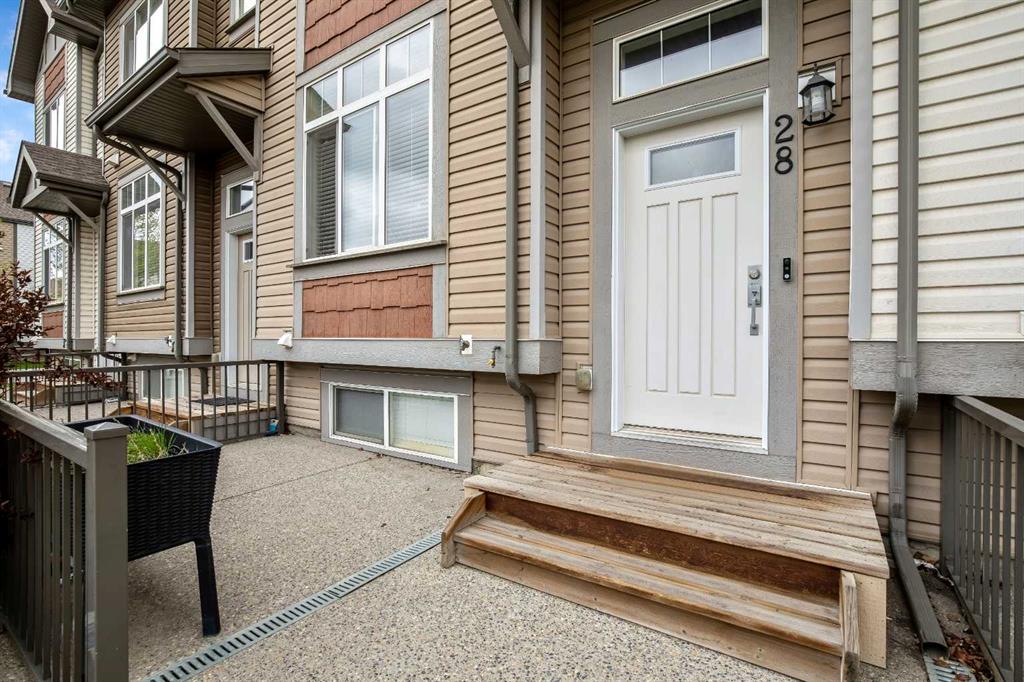 Picture of 28 Copperpond Rise SE, Calgary Real Estate Listing