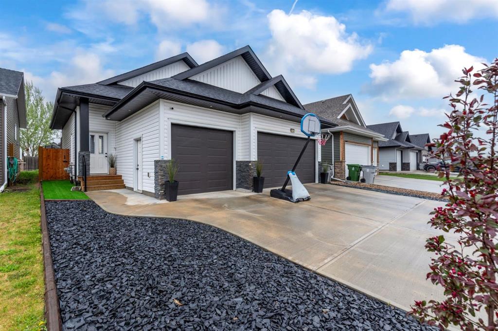 Picture of 5504 14 Street , Lloydminster Real Estate Listing