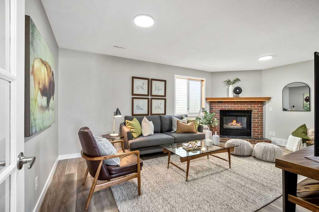 Picture of 7 Applecrest Court SE, Calgary Real Estate Listing