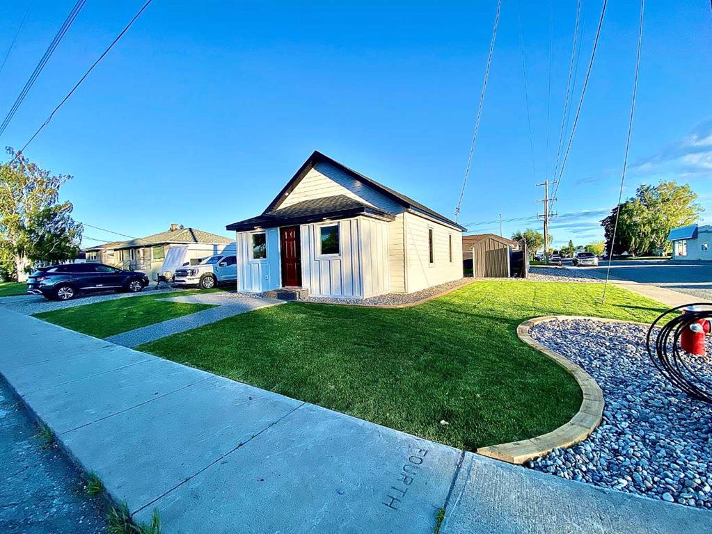 Picture of 404 26 Street , Fort Macleod Real Estate Listing