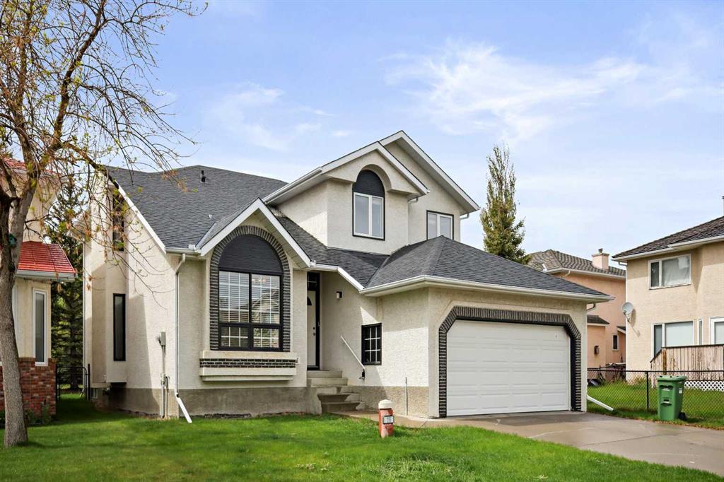 Picture of 26 Hamptons Grove NW, Calgary Real Estate Listing