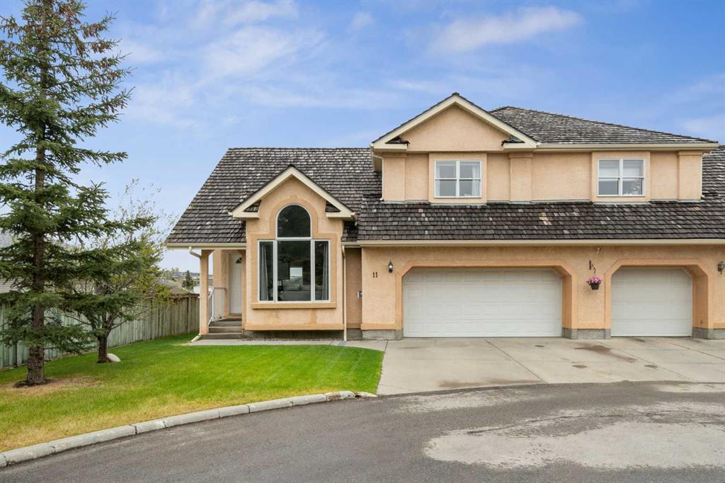 Picture of 11, 26 Quigley Drive , Cochrane Real Estate Listing