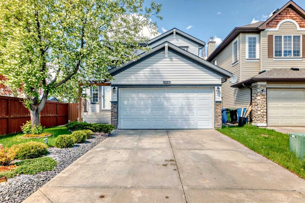 Picture of 223 Panamount Gardens NW, Calgary Real Estate Listing