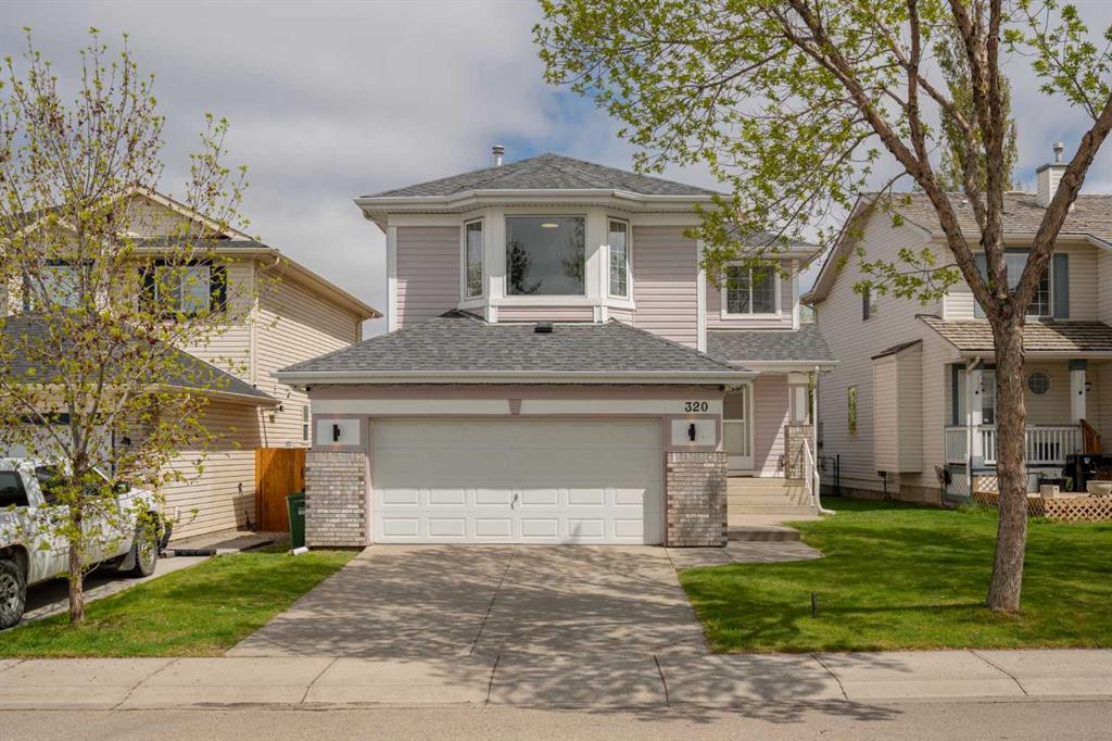 Picture of 320 Douglas Glen Point SE, Calgary Real Estate Listing