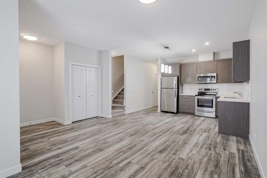 Picture of 495 Canals Crossing SW, Airdrie Real Estate Listing