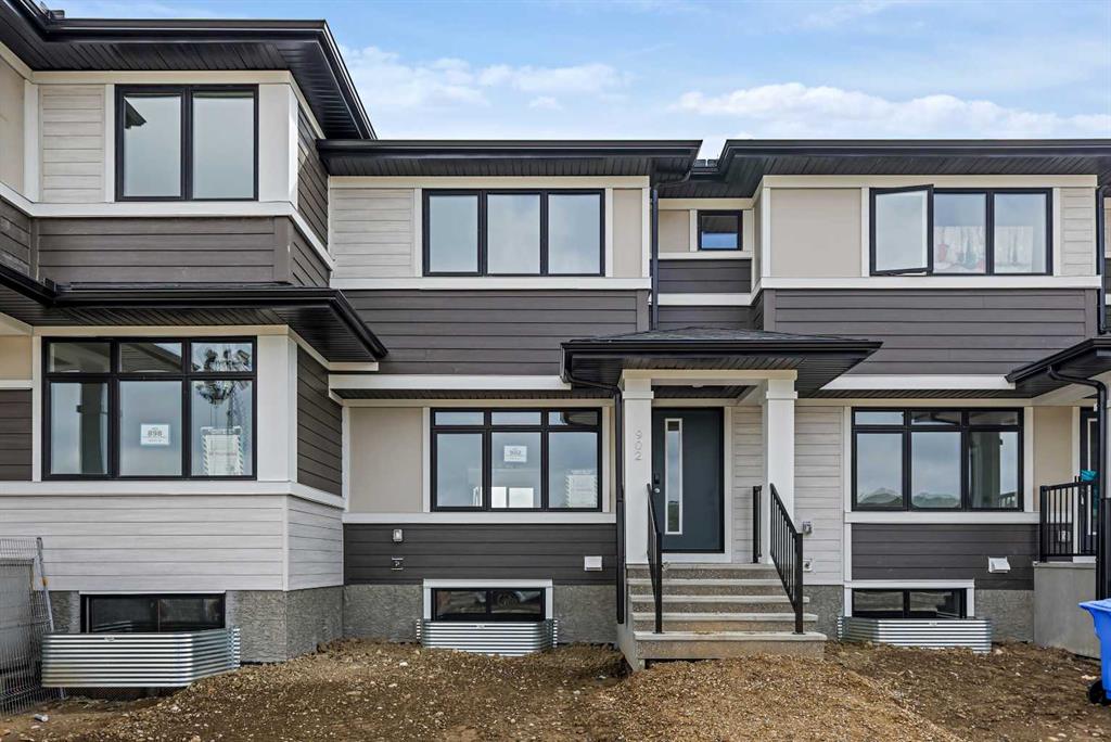 Picture of 902 Wolf Willow Boulevard SE, Calgary Real Estate Listing