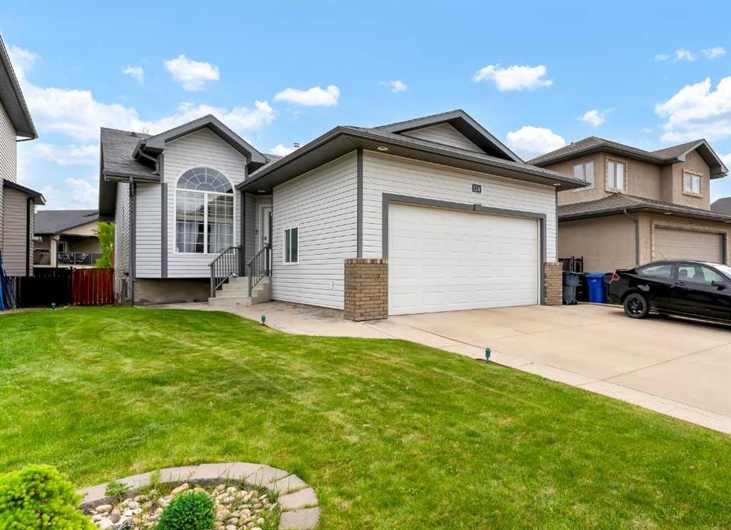 Picture of 224 Vista Road SE, Medicine Hat Real Estate Listing