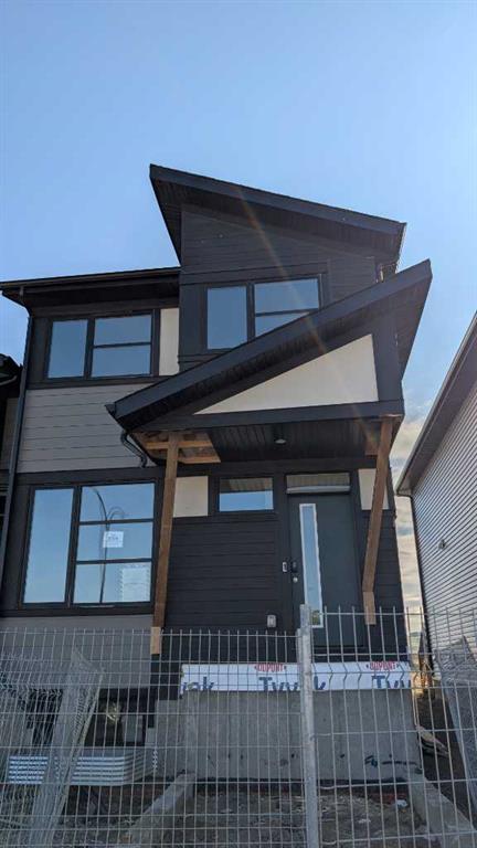 Picture of 894 Wolf Willow Boulevard SE, Calgary Real Estate Listing