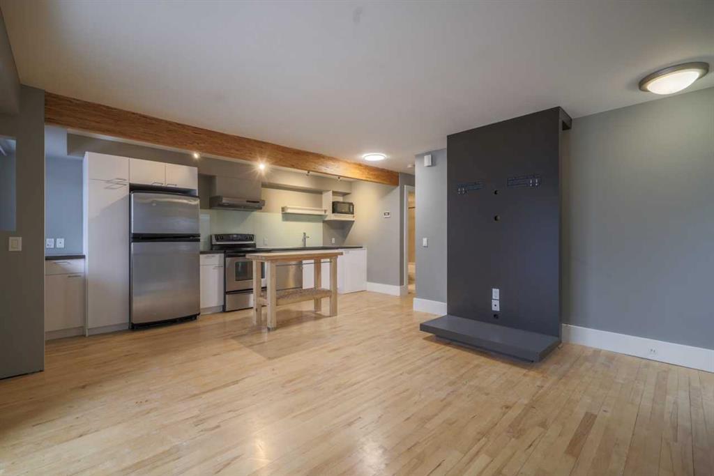 Picture of 1, 2044 35 Avenue SW, Calgary Real Estate Listing