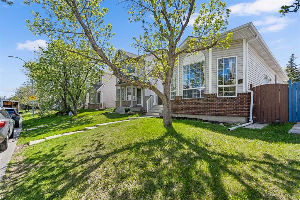Picture of 208 Harvest Gold Circle NE, Calgary Real Estate Listing