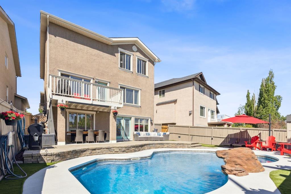 Picture of 316 Everbrook Way SW, Calgary Real Estate Listing