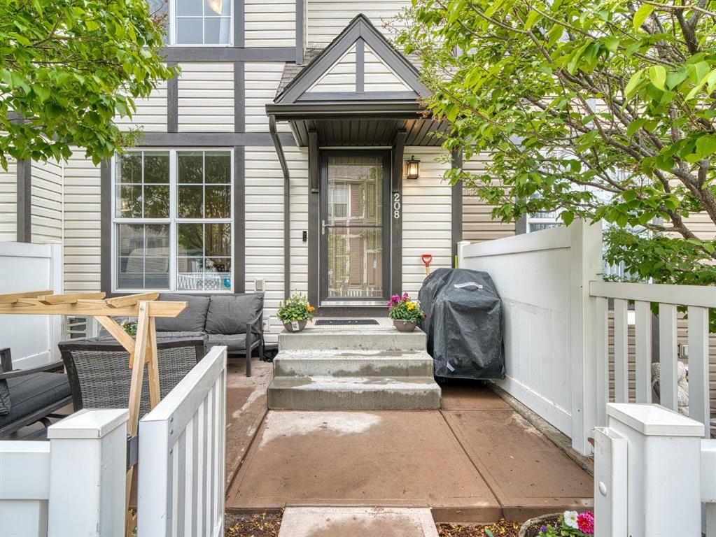 Picture of 208 New Brighton Villas SE, Calgary Real Estate Listing