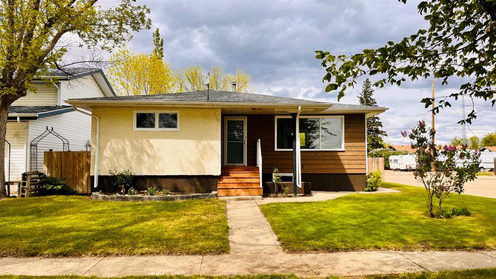 Picture of 338 4 Avenue E, Bow Island Real Estate Listing