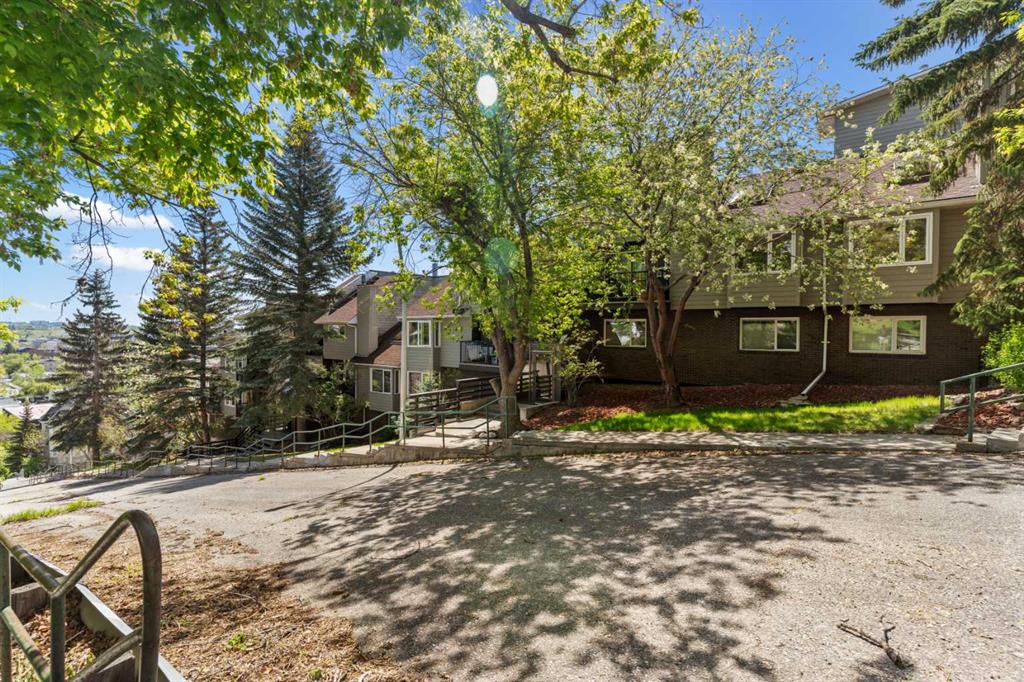 Picture of 102, 333 2 Avenue NE, Calgary Real Estate Listing
