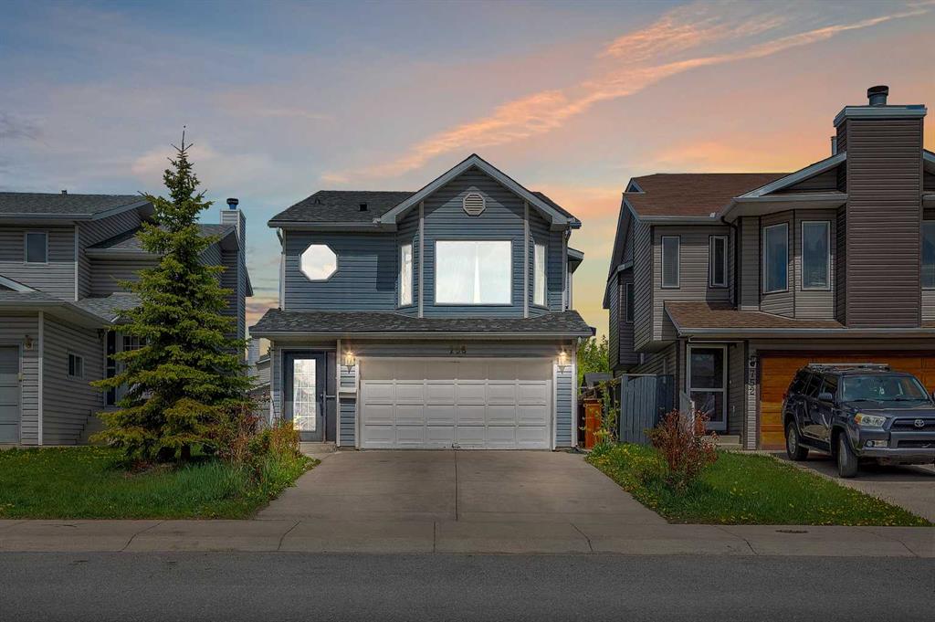 Picture of 756 Erin Woods Drive SE, Calgary Real Estate Listing