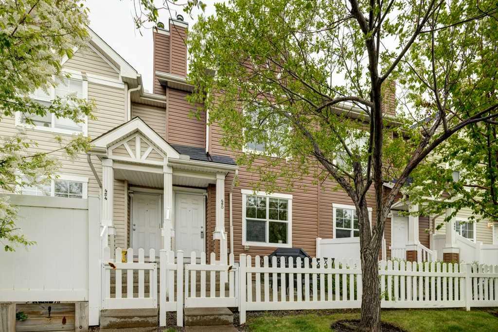 Picture of 450 Elgin Gardens SE, Calgary Real Estate Listing