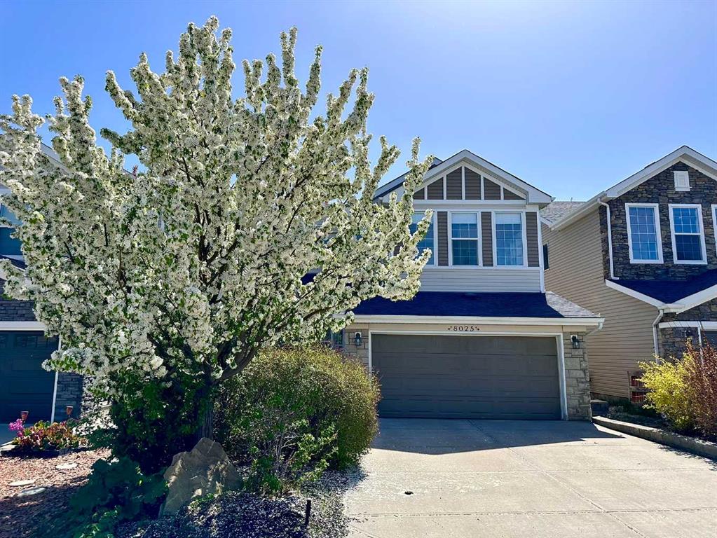 Picture of 8025 Cougar Ridge Avenue SW, Calgary Real Estate Listing