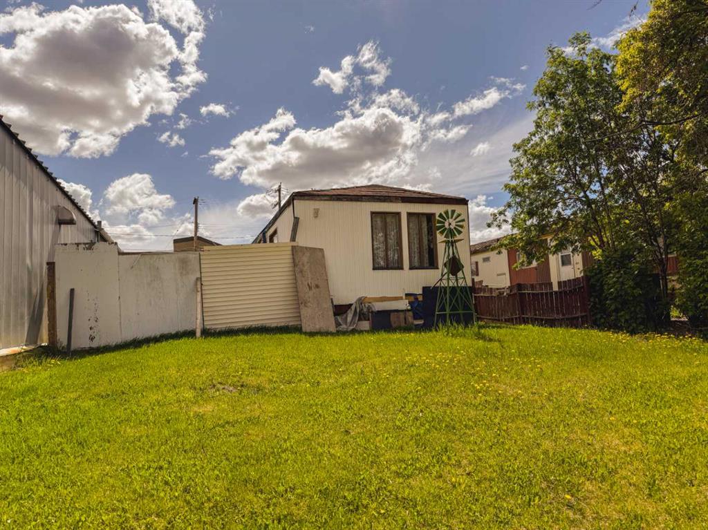 Picture of 5006 46 Avenue , Spirit River Real Estate Listing