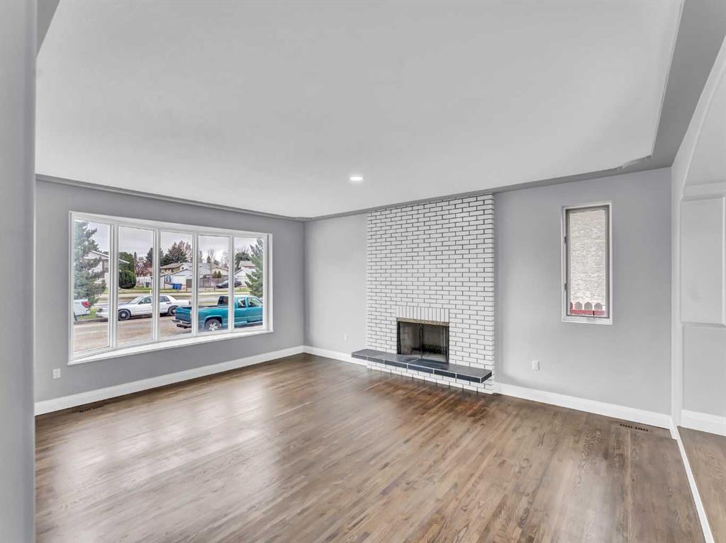 Picture of 246 Carry Drive SE, Medicine Hat Real Estate Listing