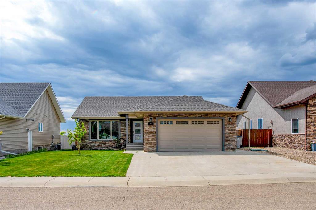 Picture of 1014 30 Street , Wainwright Real Estate Listing