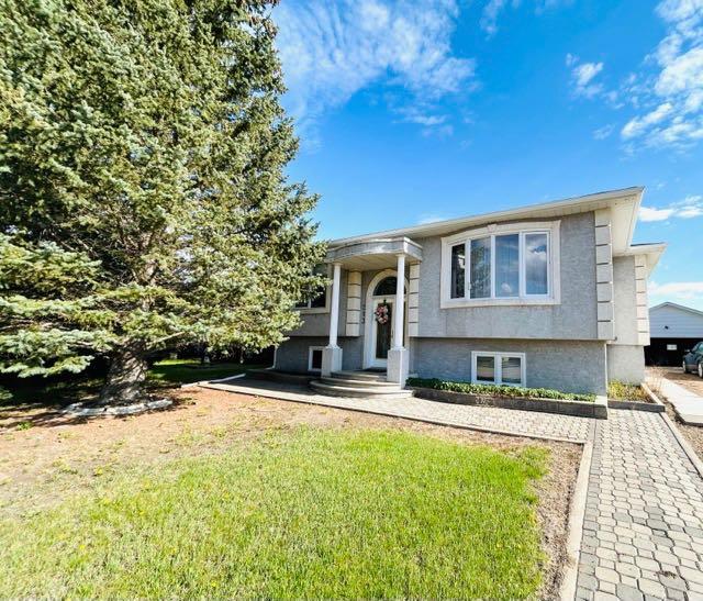 Picture of 213 5th Ave E  , Oyen Real Estate Listing