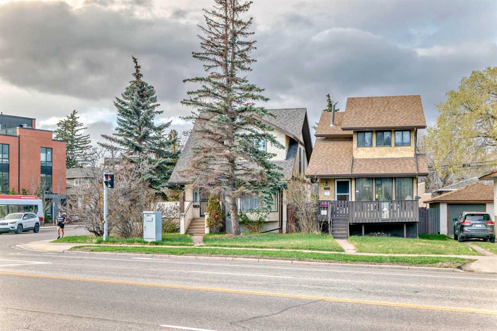 Picture of 2926 Parkdale Boulevard NW, Calgary Real Estate Listing