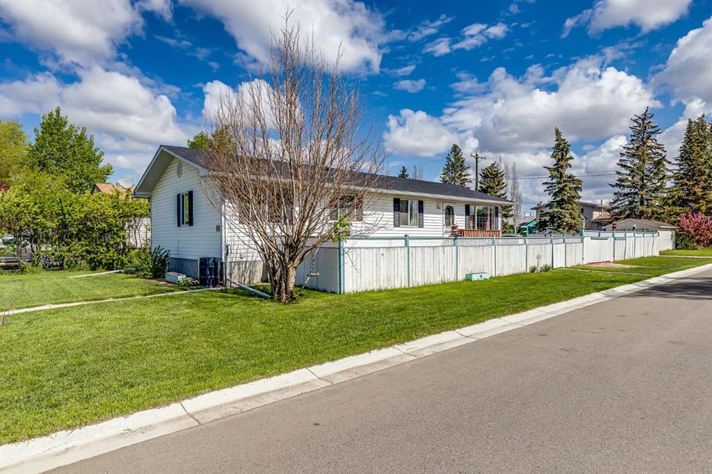 Picture of 330 9 Street , Beiseker Real Estate Listing