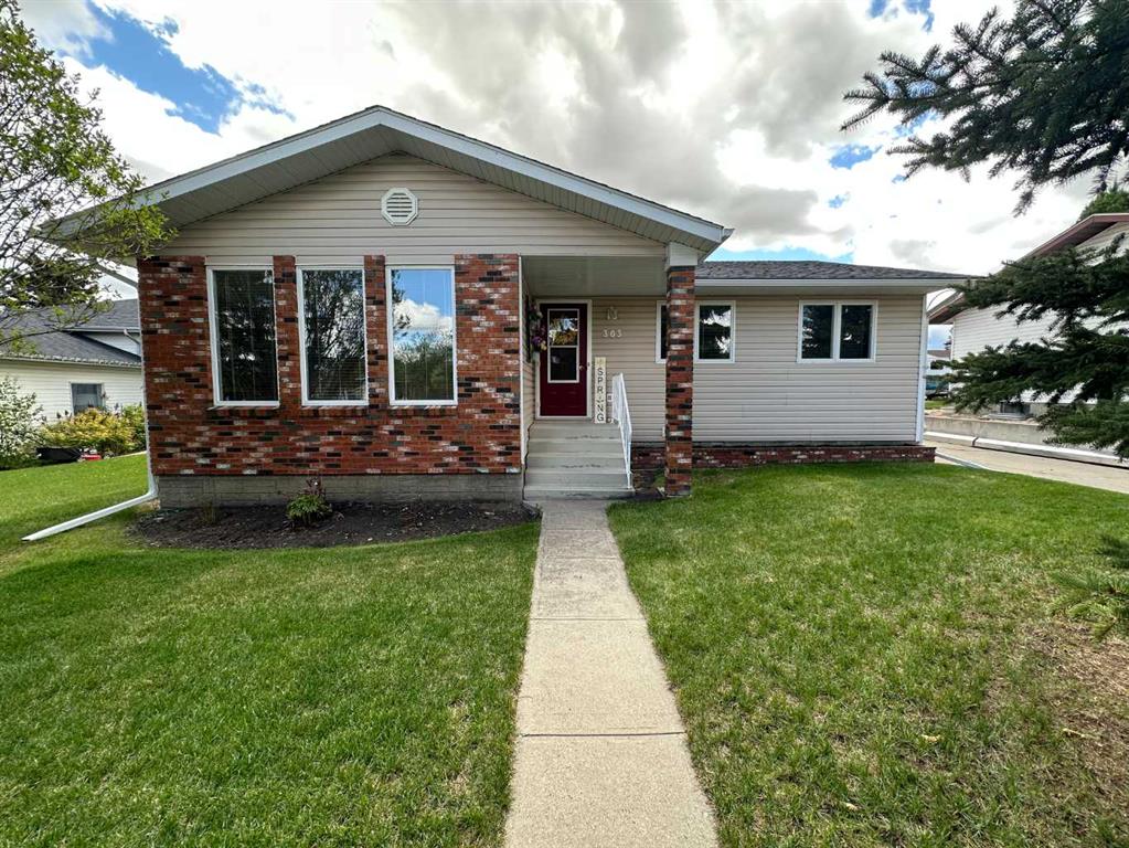 Picture of 303 Westhill Close , Didsbury Real Estate Listing